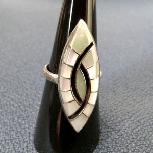 Native American Vintage Hummingbird Mother of Pearl Ring